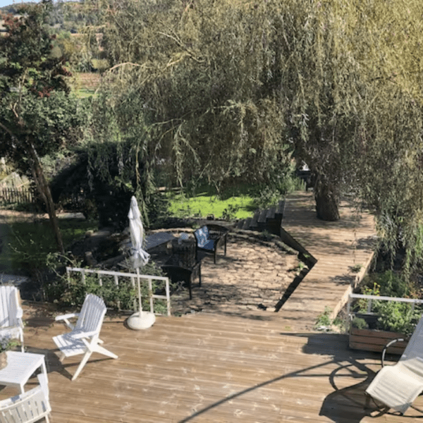 gite vue du jardin clos dans les Pyrénées Atlantiques