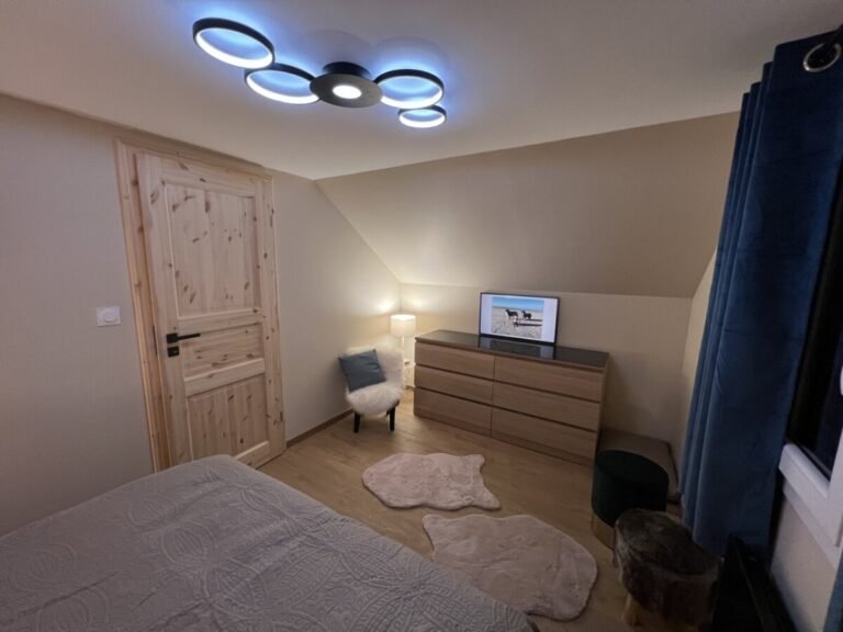 Chambre double du Cottage Jasper by Roof n'Woof dans les Vosges dans le Grand Est au Tholy