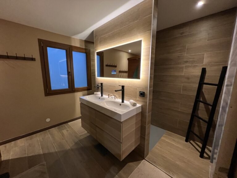 Salle de bain du Cottage Jasper by Roof n'Woof dans les Vosges dans le Grand Est au Tholy