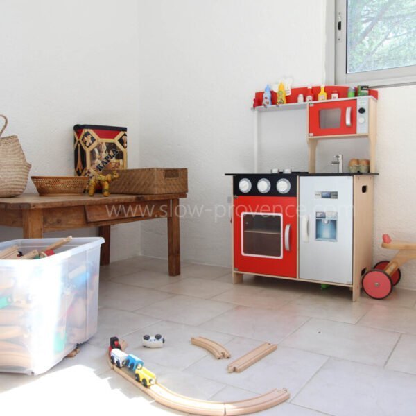 Espace jeux enfants dans la Villa Slow en Provence dans le Vaucluse à Bédoin en région PACA