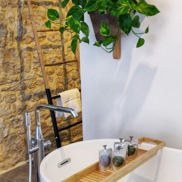 Salle de bain des Chambres d'hôtes Estafête à Sarrazac dans le Lot en Occitanie