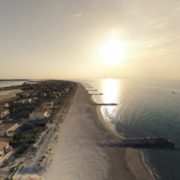 Plages proches du Gîte La Golondrina dans l'Hérault à Frontignan Plage au bord de la Méditerranée