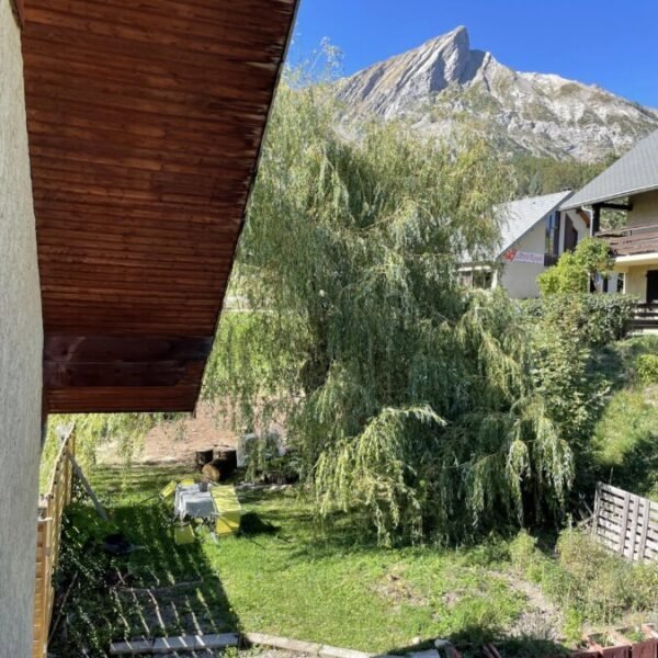 Vue sur la nature du Gite Charlevoix - Maison l'aiguille - Location de vacances animaux acceptés dans les Hautes-Alpes