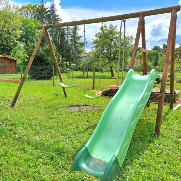 Balançoire dans le jardin du Gîte les Petits Solognots dans le Loir et Cher à La Ferté Beauharnais en Centre Val de Loire