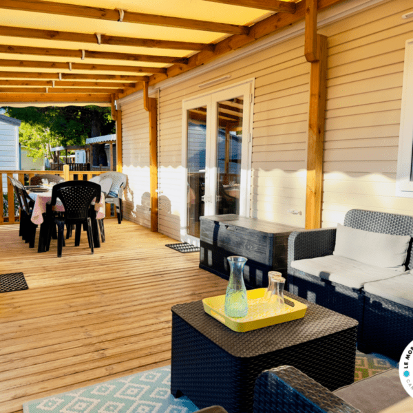 Terrasse du Mobil-home de Laurence à Canet en Roussillon dans les Pyrénées Orientales en Occitanie en Pays Catalan