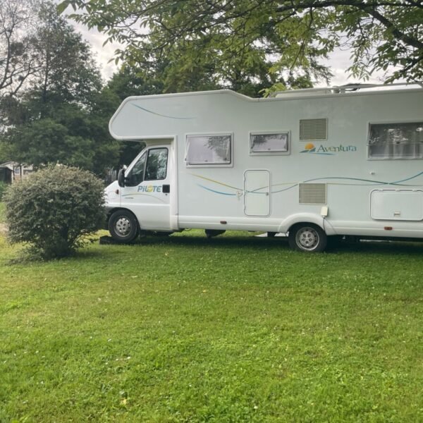 camping car au camping les Naiades dans les Ardennes