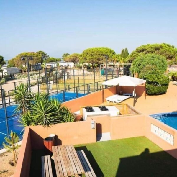 Vue du Camping ou est situé le Mobil-home de Laurence à Canet en Roussillon dans les Pyrénées Orientales en Occitanie en Pays Catalan