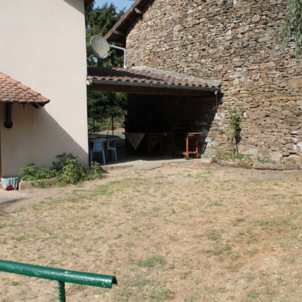 Jardin du Gîte Nouhaillaguet dans le Limousin à Dournazac en Haute Vienne