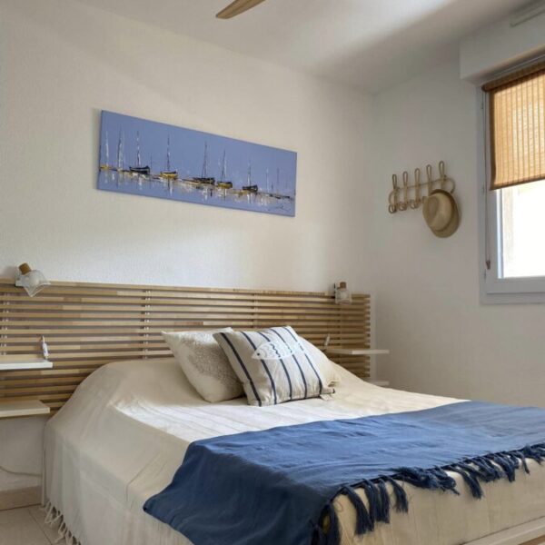 chambre de l'appartement 2-Appartement T2 climatisé, vue mer, à Banyuls sur mer - emmenetonchien.com