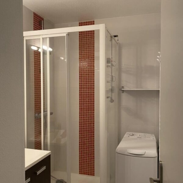 salle de bain de l'appartement 2-Appartement T2 climatisé, vue mer, à Banyuls sur mer - emmenetonchien.com