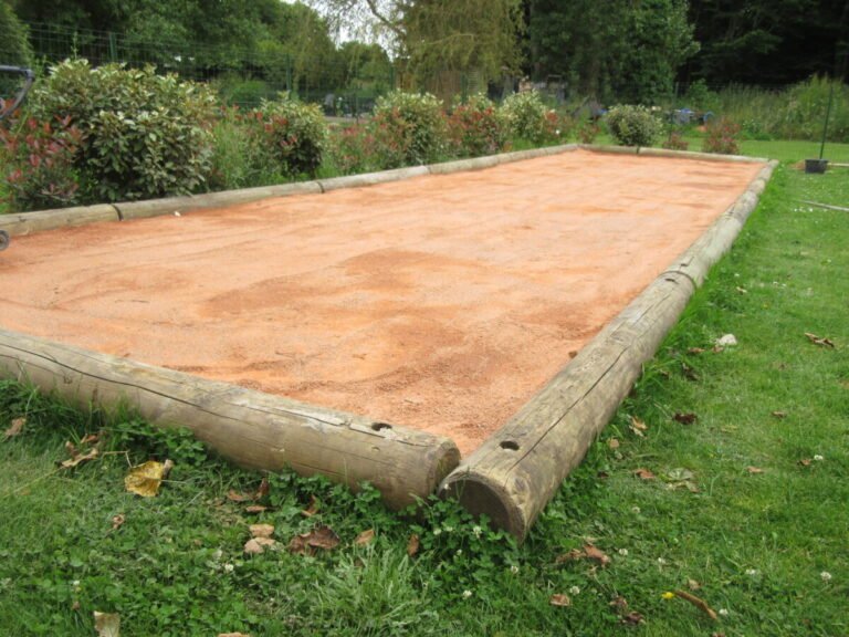 terrain de pétanque du gîte de la chouette en Normandie à Hattenville
