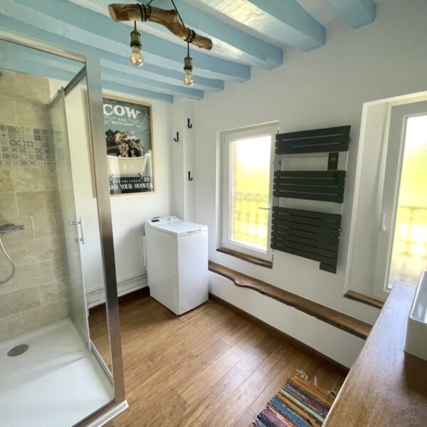 Salle de bain du Gîte Le Clos du Val à Loup en Normandie dans la Seine Maritime proche d'Etretat