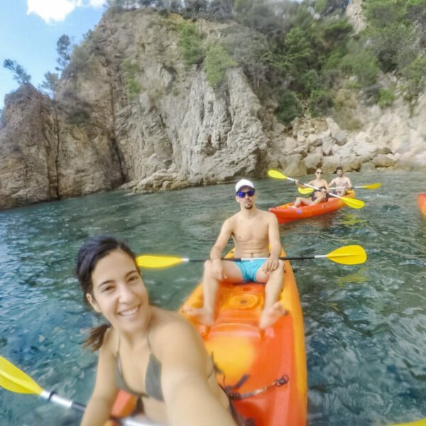 Canoé à proximité du Camping Sea Green Cala Llevado en Espagne sur la Costa Brava à Tossa de Mar