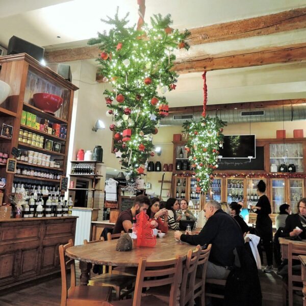 Intérieur du Restaurant Café Pain & Cie à Nice en centre ville dans les Alpes Maritimes en Paca