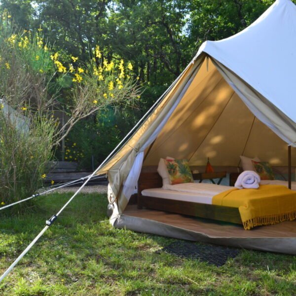 Lodge au Glamping Le Camp dans le Tarn et Garonne à Varen proche d'Albi