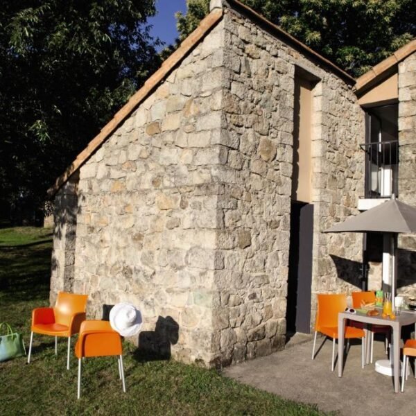 Salon de jardin extérieur Domaine des Vans Auvergne-Rhône-Alpes en Occitanie à Chambonas