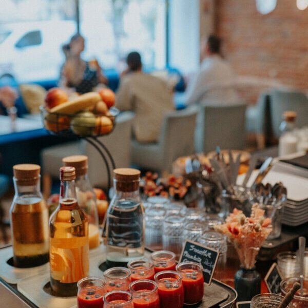 Petit-déjeuner complet de l'Hotel Albert 1er en Haute-Garonne en Occitanie à Toulouse