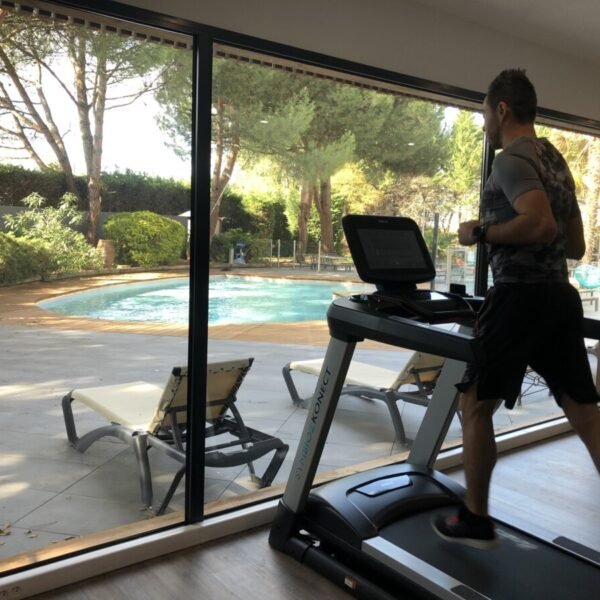 Salle de remise en forme de l'Hôtel Mercure Bordeaux Aéroport en Gironde en Nouvelle Aquitaine en France