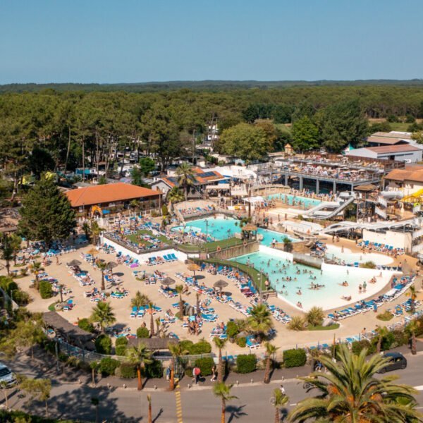 Vue du haut du camping Le Vieux Port dans les Landes en Nouvelle-Aquitaine à Messanges