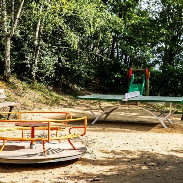 Aire de jeu du camping Les Ventoulines dans la Dordogne Dordogne en Nouvelle Aquitaine à Domme