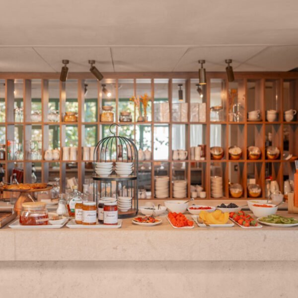 Buffet du petit-déjeuner de l'Hôtel Liautaud dans les Bouches-du-Rhône en Provence-Alpes-Côte d'Azur à Cassis