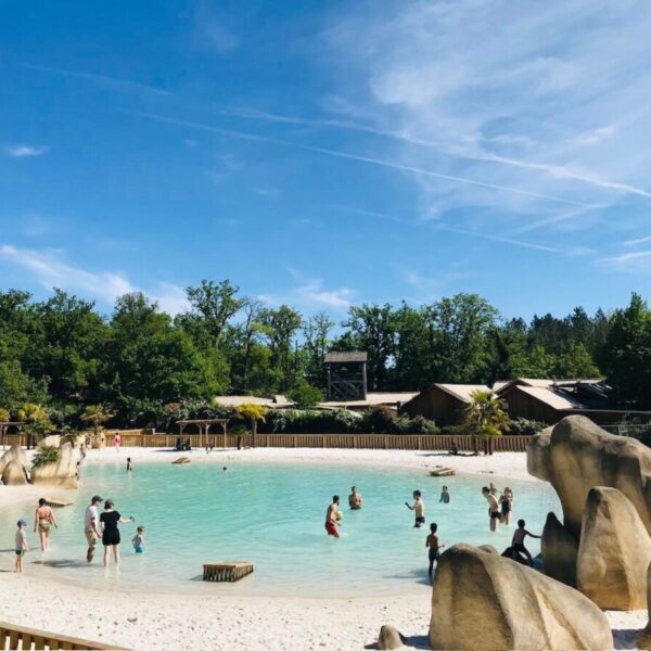Le lagon de Defiplanet - village_vacances à Vienne dans le Centre-Ouest en Nouvelle-aquitaine