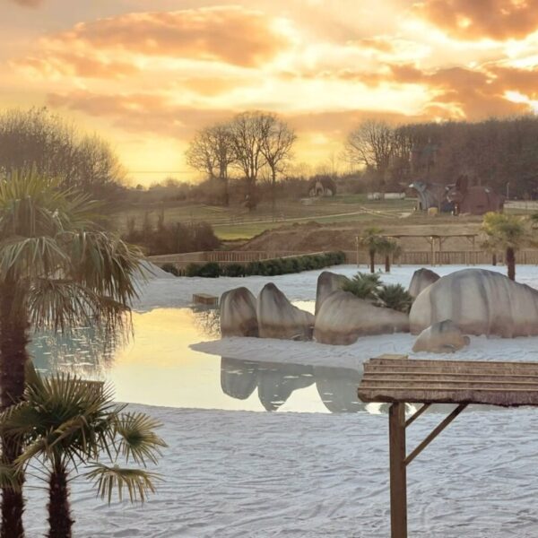 Le lagon de Defiplanet - village_vacances à Vienne dans le Centre-Ouest en Nouvelle-aquitaine