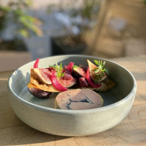 Un plat de foie gras du restaurant les jardins de Saint Germain à Vienne en Isère en Auvergne-Rhône-Alpes