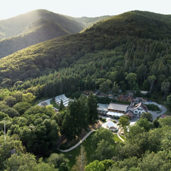 Les montagnes autour du Domaine du Hirtz à Wattwiler en Alsace dans la région Grand-Est