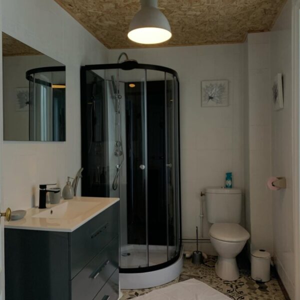 Salle de bain du Gite La Verrière du Sancy dans le Puy de Dôme en Auvergne dans le Massif du Sancy