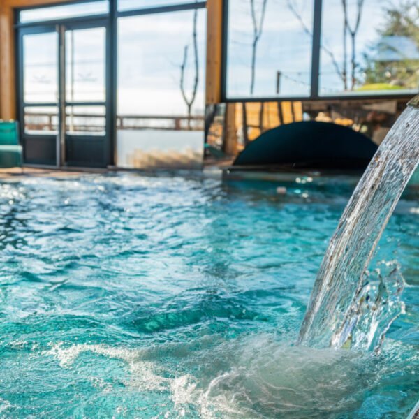 La piscine balnéo du Domaine du Hirtz à Wattwiler en Alsace dans la région Grand-Est