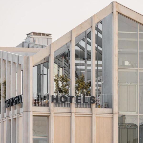 La façade Sangha Hôtel Toulouse à Toulouse en Haute-Garonne en Occitanie