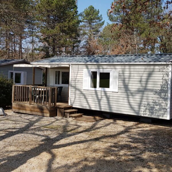 Un mobil-home du Camping St Sauvayre à Vagnas en Ardèche en Auvergne-Rhône-Alpes