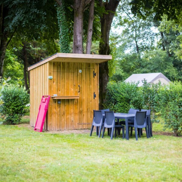 Le snack du Camping d'Auberoche à Bassilac et Auberoche en Dordogne en Nouvelle-Aquitaine