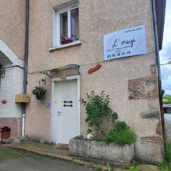 Entrée du Gite de L'Oreyi dans le Rhône entre Lyon et St Etienne dans les Monts du Lyonnais