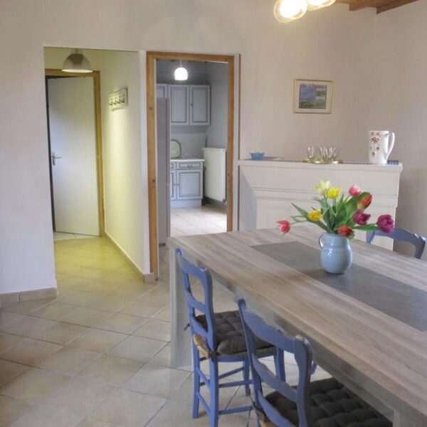 Joli salle à manger au Gîte - La Forge à Quesnoy le Montant à Somme en Hauts de France