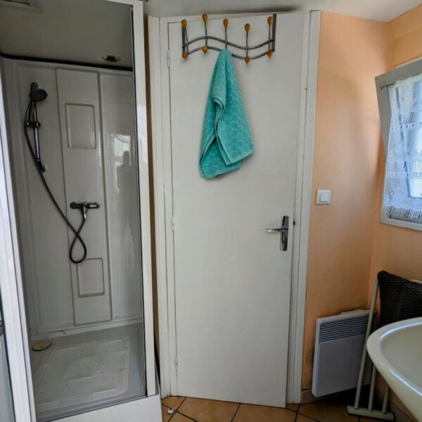 Salle de bain au Gîte - Un Brin d'Espoir à Fort Mahon Plage à Somme en Hauts de France