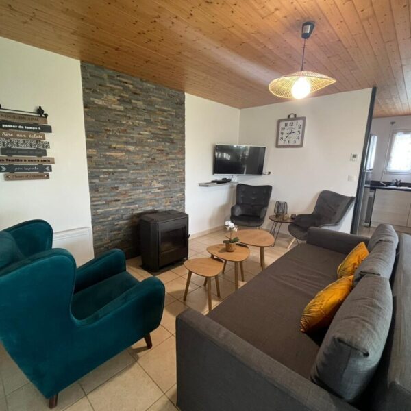 Espace salon confortable et agréable chez Gîte Mont Magique à Dragey Ronthon dans la Manche, Normandie