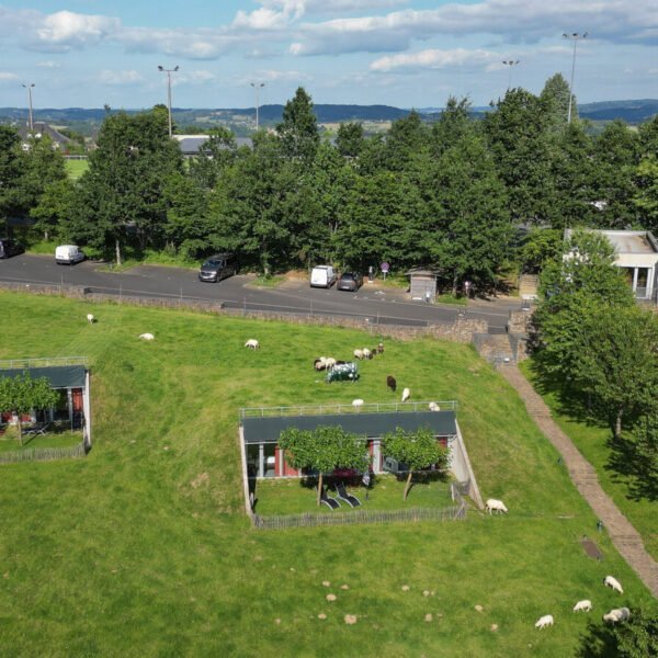 Résidence de tourisme Les Collines de Sainte-Féréole en Corrèze près de Brive la Gaillarde implantée en pleine nature.