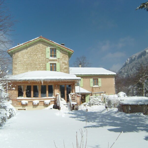 Gîte La Vercorelle sous la neige dans la Drôme dans le Vercors à Léoncel en Rhône Alpes