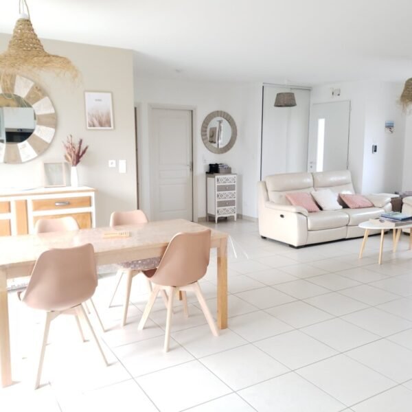 Salle de séjour à Les Gites en Baie de Somme à Saint Valery sur Somme dans la Somme en Hauts de France