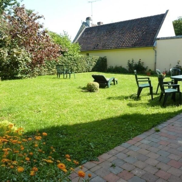 jardin du Gîte d'Allonville à Allonville tout près d'Amiens