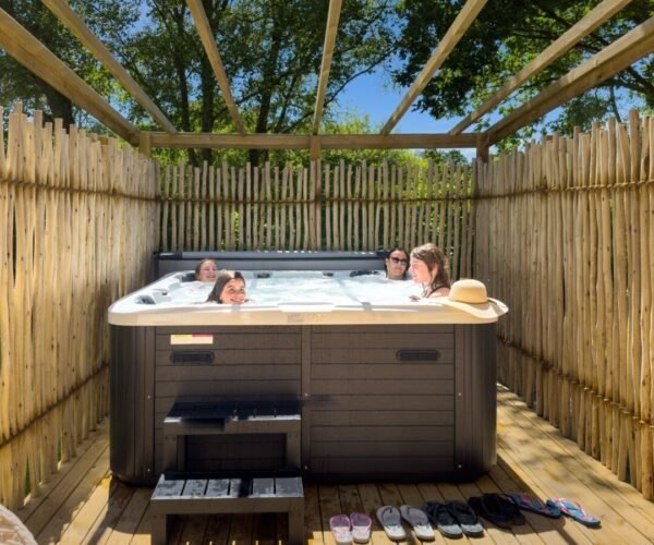 Camping Domaine de Mesqueau 4*