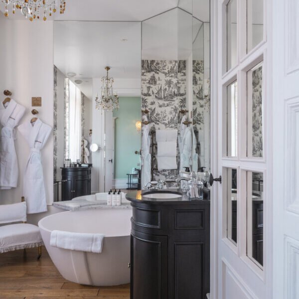 Salle de bain au Château de Sacy à Saucy en Marne dans le Grand Est