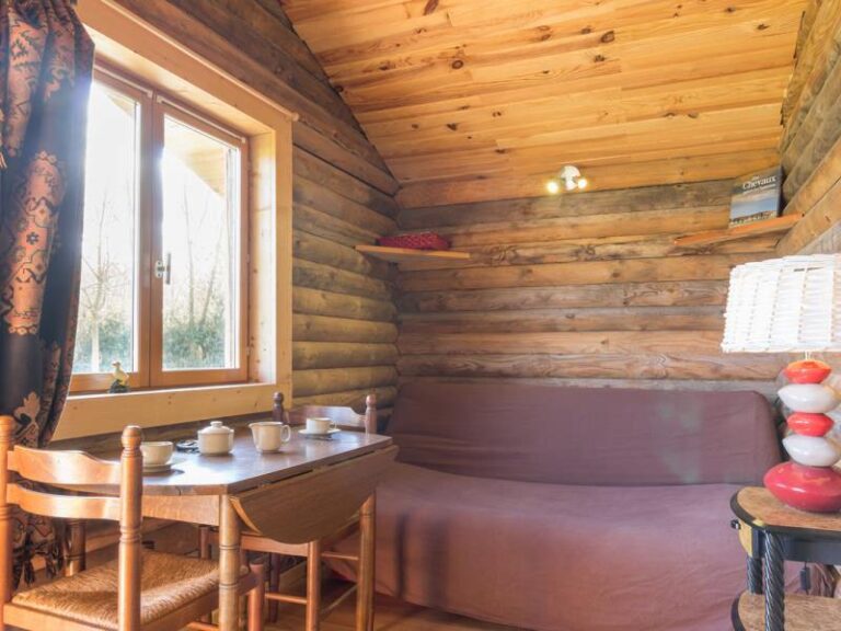 Salle de séjour à Le Chalet en Valorbiquet à Calvados en Normandie