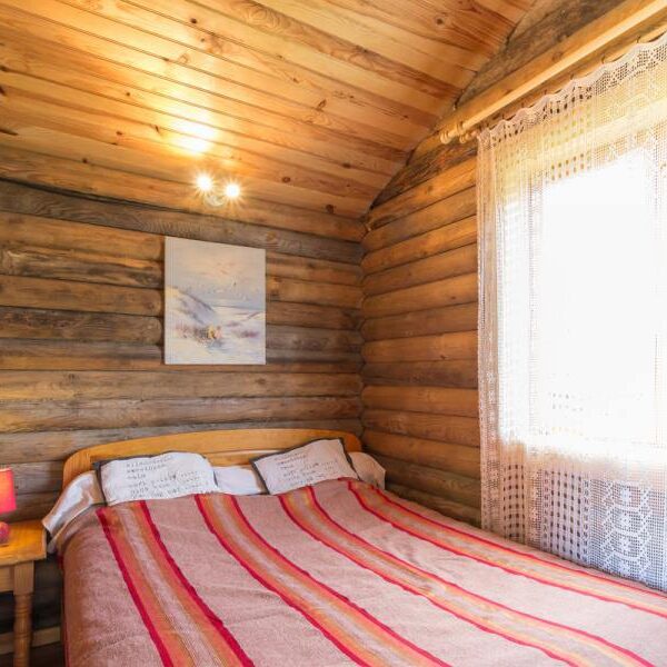 Chambre avec double lit à Le Chalet en Valorbiquet à Calvados en Normandie