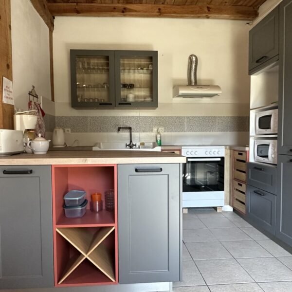 Cuisine équipé à La Ferme Antoinette à Les Mathes en Charente-Maritime en Nouvelle Aquitaine