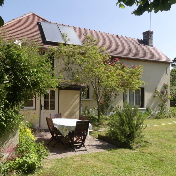 Vue extérieure du Gîte de la Grosse Planche à Férolles en Loiret en Centre-Val de Loire 