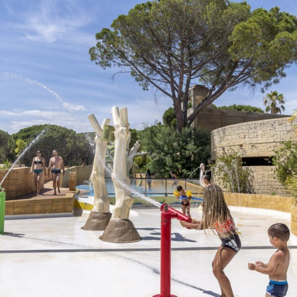 Espace aquatique au Camping les Cigales à Muy dans le Var en Provence-Alpes-Côte d'Azur