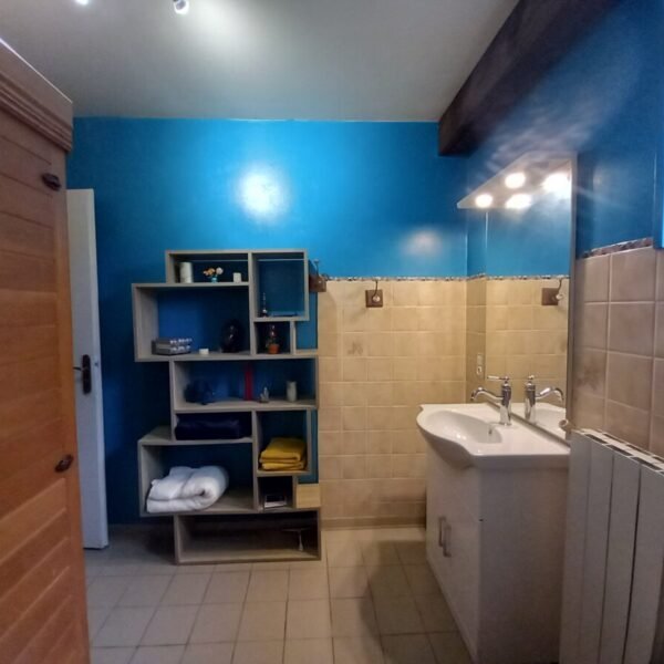 Salle de bain de la Gite Fleuri à Châteauneuf-de-Galaure dans le Drôme en Auvergne-Rhône-Alpes